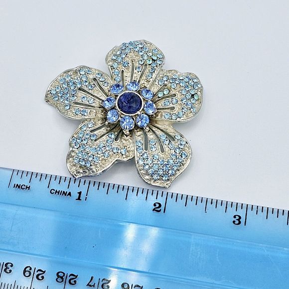 Vintage Flower Brooch Hibiscus Floral Blue Rhinestone Silver Tone MISSING STONES - Picture 8 of 9